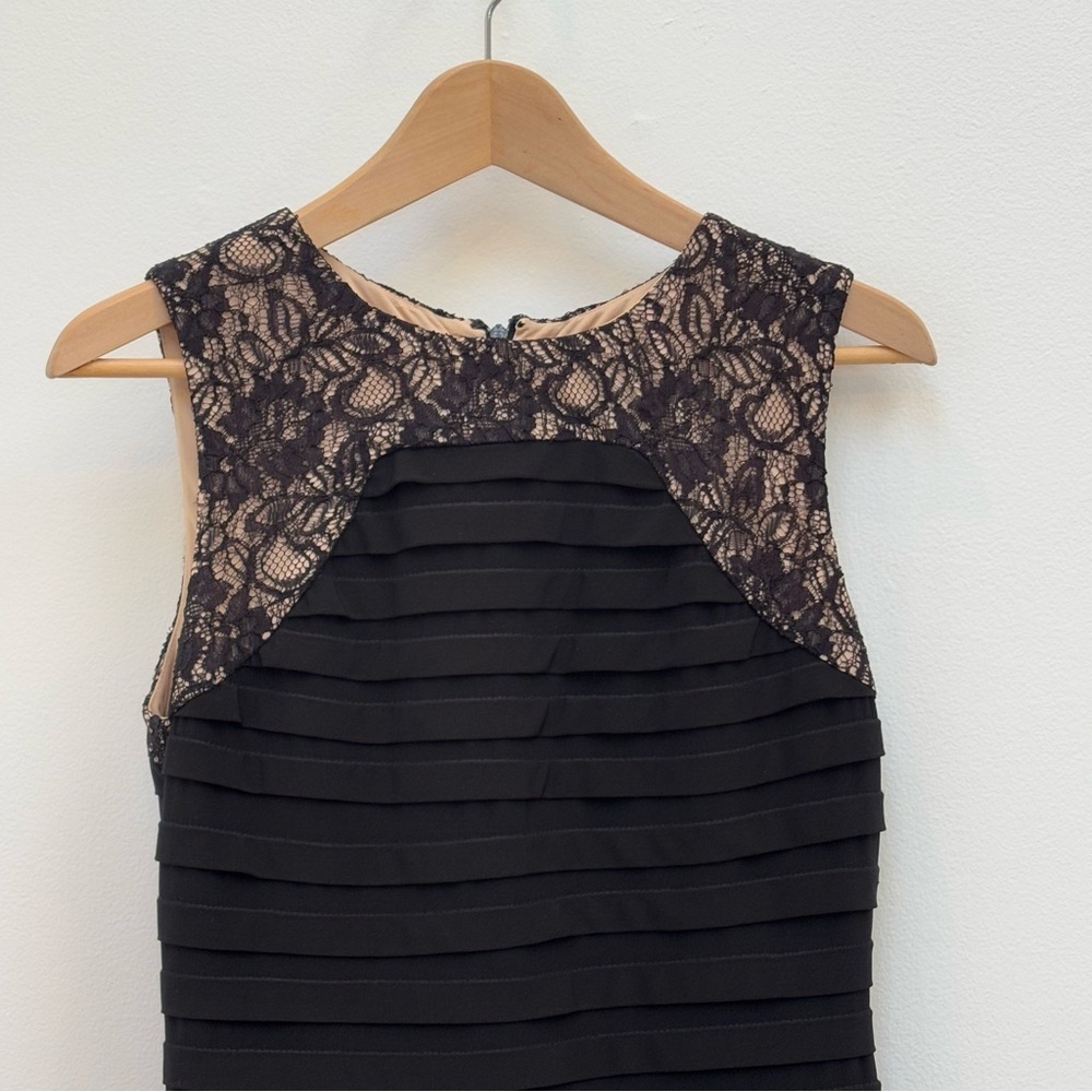 Black Saks Fifth Avenue Sleeveless Lace Pleated Sheath Cocktail Dress Black 6 - Picture 6 of 8